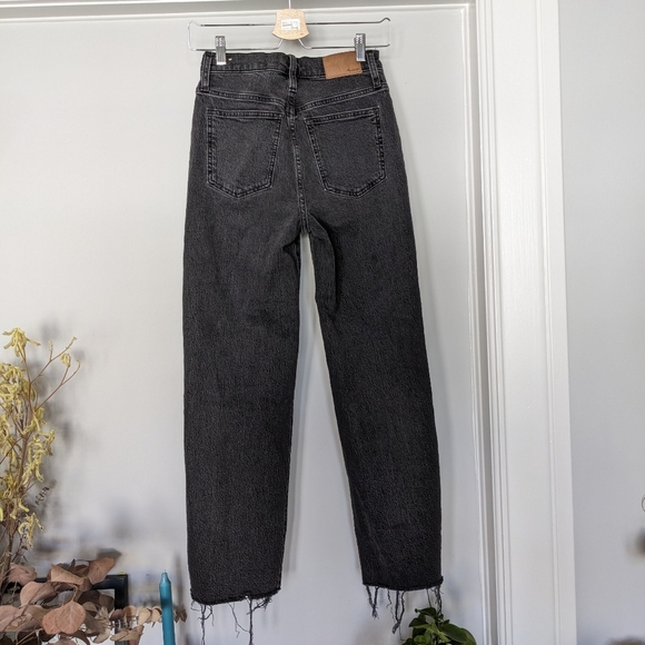 Madewell Perfect Vintage Straight Jeans, lunar wash raw hem edition, size 25 - Picture 5 of 7
